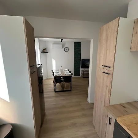 Modern & Bright Apartment, Comforts Appartamento