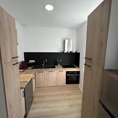 Modern & Bright Apartment, Comforts Appartamento *