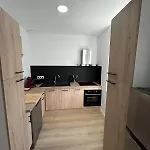 Modern & Bright Apartment, Comforts Lejlighed *