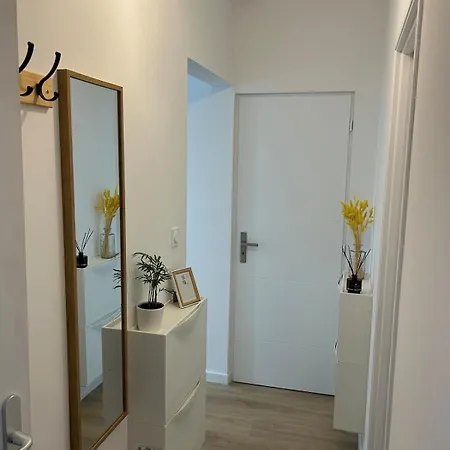 Modern & Bright Apartment, Comforts 아파트 Le Teil