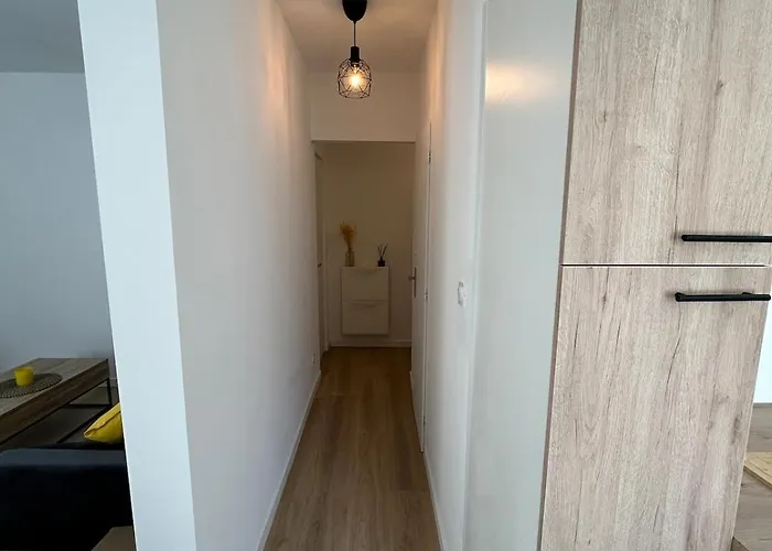 Modern & Bright Apartment, Comforts Lägenhet *