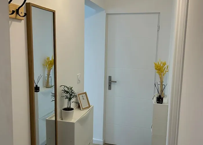Modern & Bright Apartment, Comforts Lägenhet Le Teil